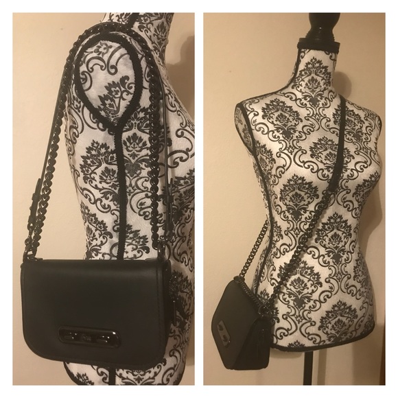 Coach Handbags - Coach Swagger shoulder Bag 20